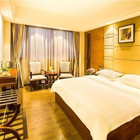 Greentree Inn Guangdong Jieyang Bus Terminal Station Ronghua Avenue Business Hotel Eksteriør billede