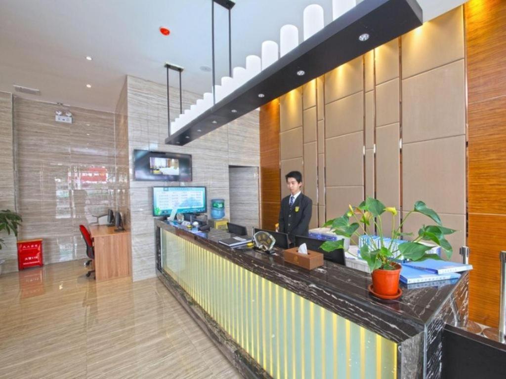 Greentree Inn Guangdong Jieyang Bus Terminal Station Ronghua Avenue Business Hotel Eksteriør billede
