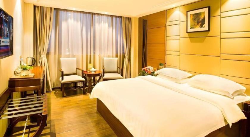 Greentree Inn Guangdong Jieyang Bus Terminal Station Ronghua Avenue Business Hotel Eksteriør billede