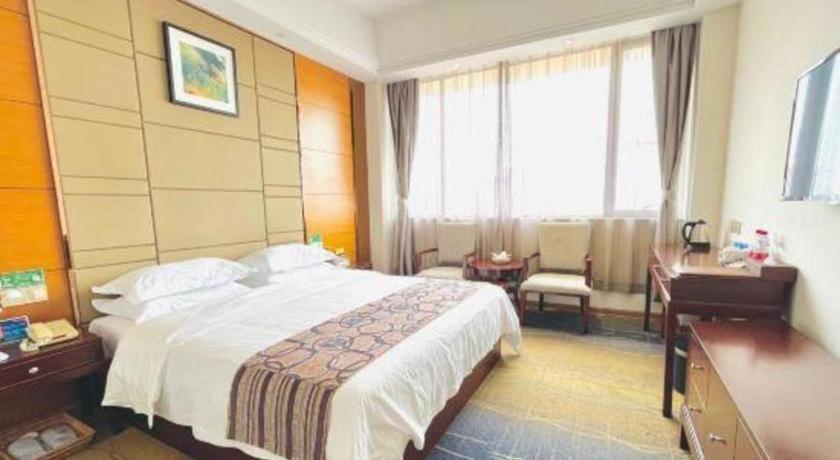 Greentree Inn Guangdong Jieyang Bus Terminal Station Ronghua Avenue Business Hotel Eksteriør billede
