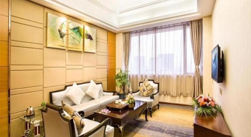 Greentree Inn Guangdong Jieyang Bus Terminal Station Ronghua Avenue Business Hotel Eksteriør billede