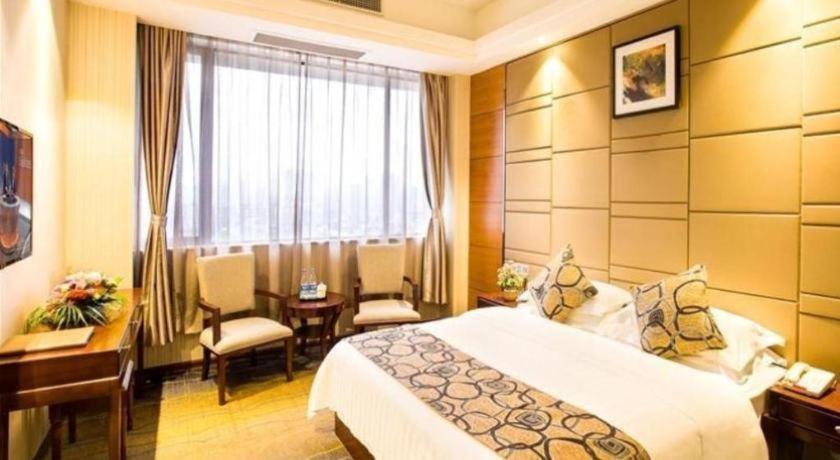Greentree Inn Guangdong Jieyang Bus Terminal Station Ronghua Avenue Business Hotel Eksteriør billede