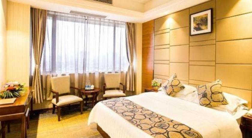 Greentree Inn Guangdong Jieyang Bus Terminal Station Ronghua Avenue Business Hotel Eksteriør billede