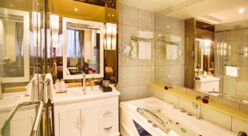 Greentree Inn Guangdong Jieyang Bus Terminal Station Ronghua Avenue Business Hotel Eksteriør billede